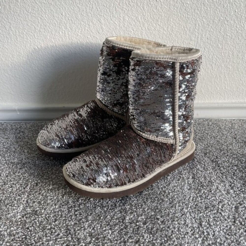 Ugg boots womens 6 classic Champagne Flip sequin Sheepskin fur lined winter boot